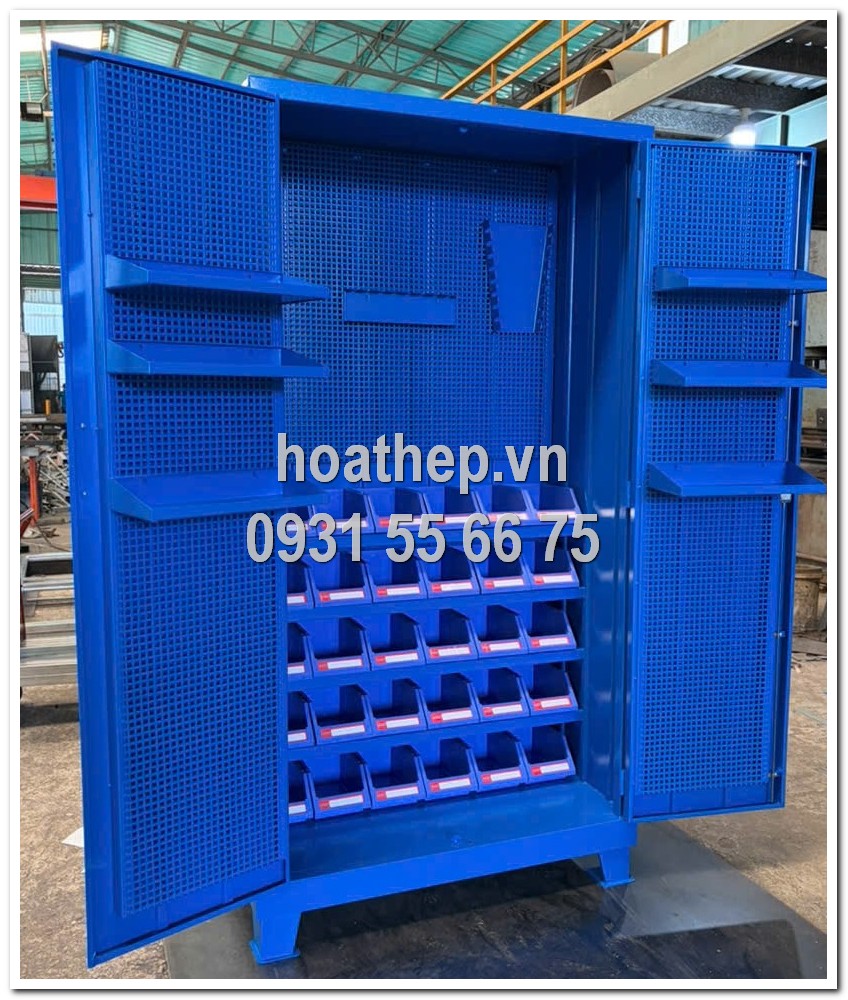 Trang bị nhà xưởng bài bản: Bộ đôi bàn thao tác và tủ dụng cụ giúp tăng 30% hiệu suất